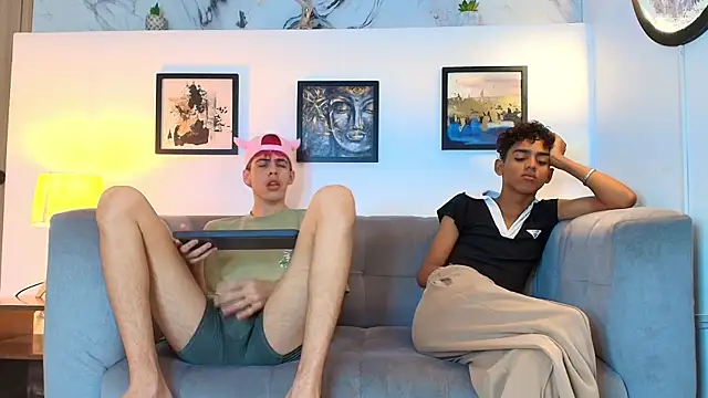 TWINKS FRIENDS online show from May 18, 2026, 1:39 pm