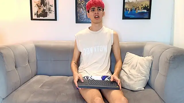 TWINKS FRIENDS online show from May 31, 2026, 5:31 pm