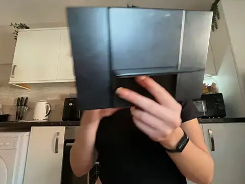 FrancescaXO online show from March 11, 2026, 8:42 am