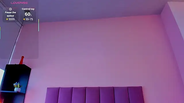 violet myerrs online show from February 11, 2026, 1:38 pm