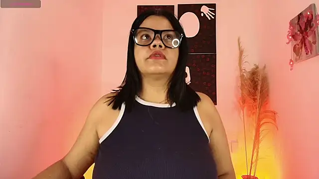 Iamlola  online show from September 12, 2025, 6:46 am