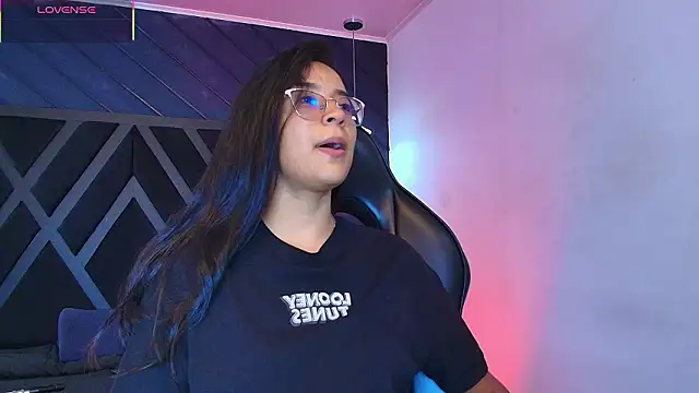 zoe martins  online show from March 28, 2026, 5:23 pm