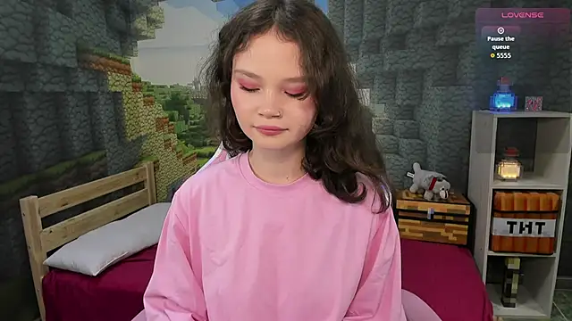 Snapshot of EmilyChaves chatting on September 28, 2025, 3:39 pm EmilyChaves online show from September 28, 2025, 3:39 pm