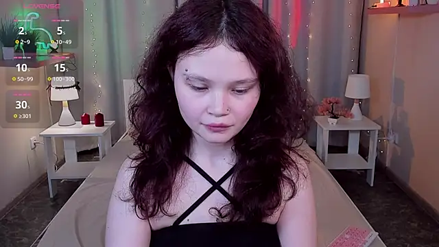 EmilyChaves online show from June 11, 2026, 10:13 am