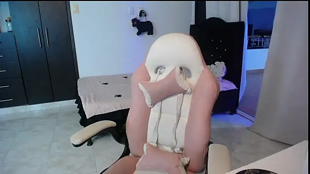 Snapshot of Elizabeth_rose02 chatting on October 9, 2025, 11:25 pm Elizabeth rose02 online show from October 9, 2025, 11:25 pm