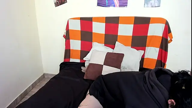 Snapshot of _hesttia chatting on October 8, 2025, 9:12 pm  hesttia online show from October 8, 2025, 9:12 pm