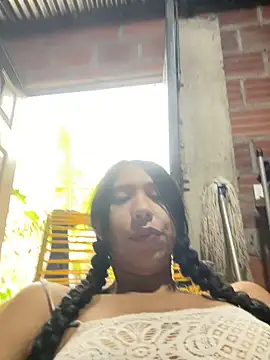 Snapshot of latin_girls_69_ chatting on October 17, 2025, 9:39 pm latin girls 69  online show from October 17, 2025, 9:39 pm