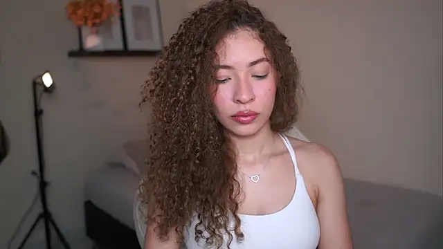 isabella-garcia- online show from February 28, 2026, 1:50 am