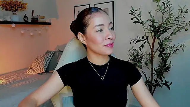 isabella-garcia- online show from April 17, 2026, 2:47 am