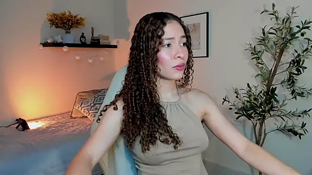 isabella-garcia- online show from April 21, 2026, 2:51 am