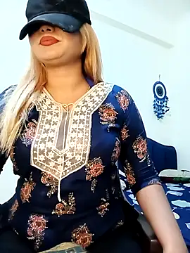 alexa cam44 online show from April 17, 2026, 8:12 pm