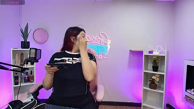 Aphriil   online show from September 8, 2025, 7:13 pm