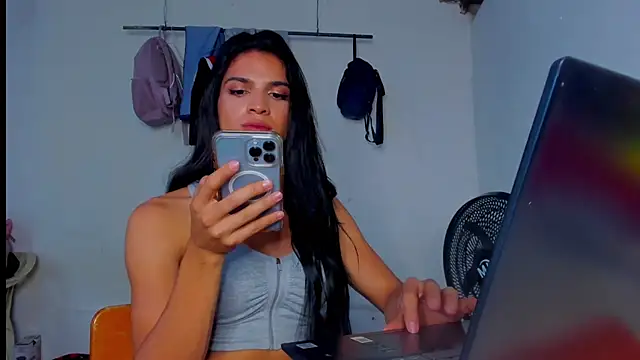 ISA BELLA VZL online show from January 12, 2026, 9:20 pm