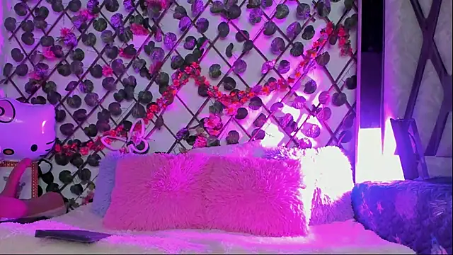 isabel jaames online show from April 4, 2026, 4:37 pm