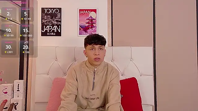 Axel  Evans online show from November 28, 2025, 12:41 pm