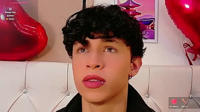 Axel  Evans online show from February 19, 2026, 12:34 pm