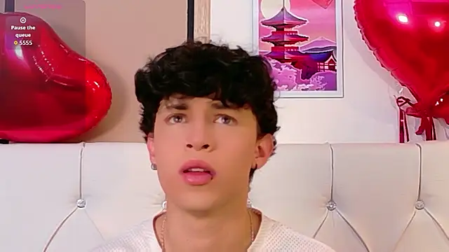 Axel  Evans online show from March 4, 2026, 12:44 pm