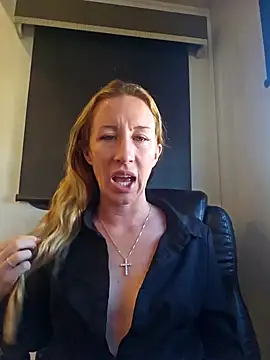 bmorganne420 online show from December 3, 2025, 6:28 pm