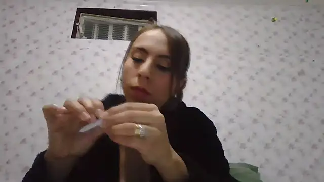 Roselingalvis13 online show from February 15, 2026, 3:14 am