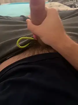 Snapshot of FrequentFew chatting on February 13, 2026, 2:57 pm FrequentFew online show from February 13, 2026, 2:57 pm