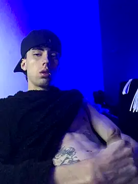 Snapshot of redmen69 chatting on October 8, 2025, 10:57 am redmen69 online show from October 8, 2025, 10:57 am