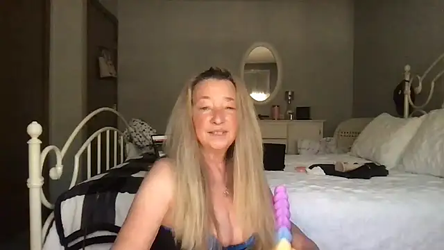 milf-Lacey online show from March 9, 2026, 6:56 pm