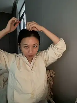 haiyan125216 online show from November 26, 2025, 9:10 am