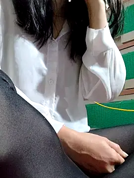 Maria2299 online show from January 12, 2026, 9:09 pm