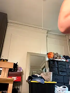 AlyCakes212 online show from September 22, 2025, 3:47 pm