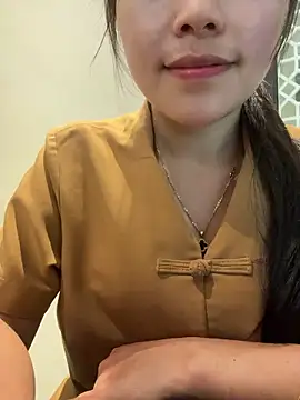 Snapshot of Bella_7777 chatting on June 10, 2026, 6:45 am Bella 7777 online show from June 10, 2026, 6:45 am