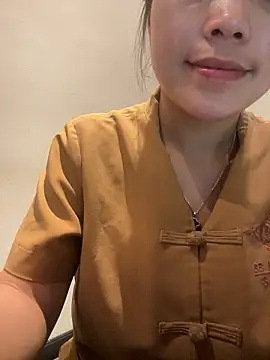 Snapshot of Bella_7777 chatting on June 21, 2026, 1:46 pm Bella 7777 online show from June 21, 2026, 1:46 pm