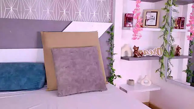 Snapshot of Celine_Lee chatting on October 13, 2025, 5:35 pm Celine Lee online show from October 13, 2025, 5:35 pm