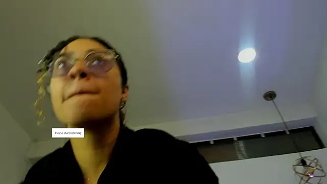 Hanna Cornee  online show from September 22, 2025, 1:35 pm