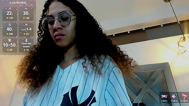 Hanna Cornee  online show from October 4, 2025, 1:20 pm