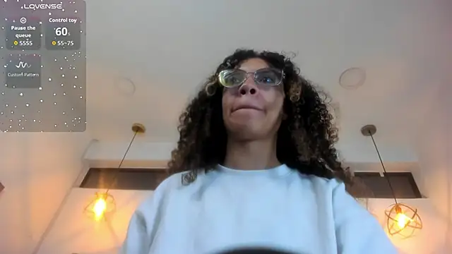 Hanna Cornee  online show from February 2, 2026, 12:26 pm