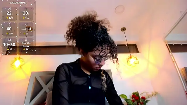 Hanna Cornee  online show from February 19, 2026, 12:23 pm