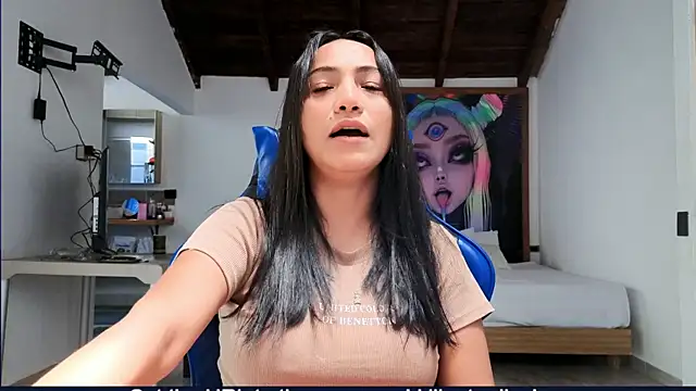 carolxotic online show from July 18, 2026, 5:28 pm