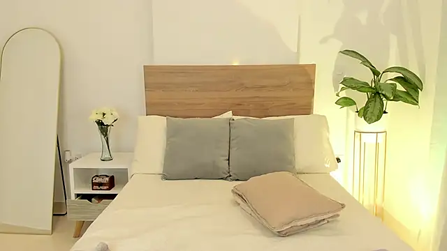 Lea Joness online show from September 29, 2025, 11:42 pm