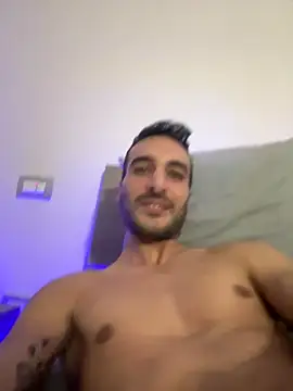 theitalianguy95 online show from December 5, 2025, 1:58 am