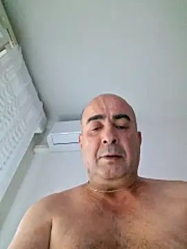 Soumis06000 online show from May 14, 2026, 5:14 am
