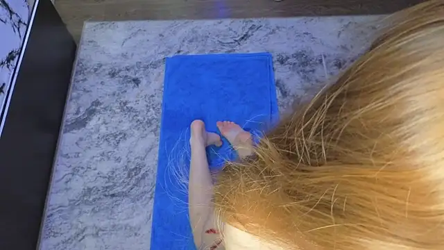 Candy Flosse online show from October 29, 2025, 8:27 am