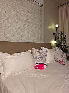 Lexiluv1 online show from December 20, 2025, 11:12 pm