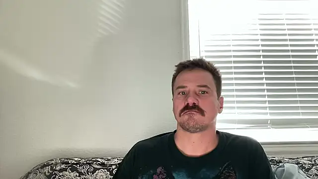 steelwoodVids online show from December 3, 2025, 8:18 pm