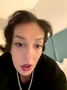 Piggiteablacktea online show from November 11, 2025, 7:58 pm