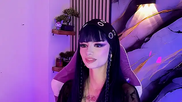 chloe jacksonn online show from July 14, 2026, 10:37 pm