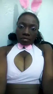 Snapshot of Aurora-Queen chatting on November 7, 2025, 4:12 am Aurora-Queen online show from November 7, 2025, 4:12 am