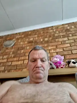 wallacelegend online show from December 2, 2025, 5:46 am