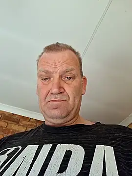 wallacelegend online show from February 25, 2026, 6:12 am