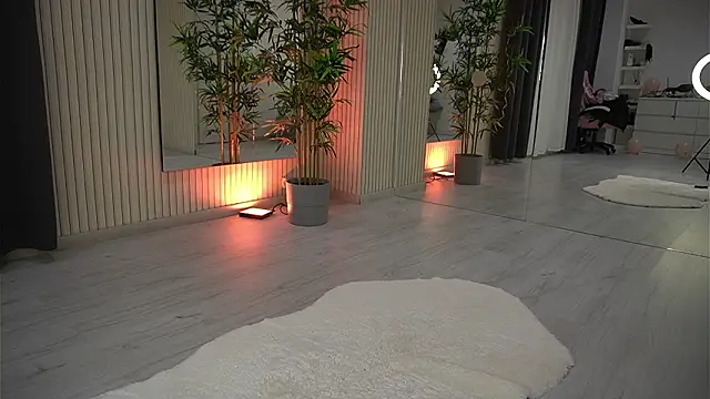 Snapshot of EmmaBlanco chatting on February 24, 2026, 7:45 pm EmmaBlanco online show from February 24, 2026, 7:45 pm