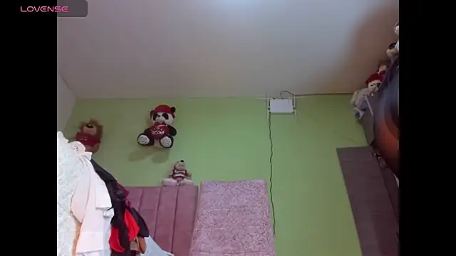 hot Dariana pantyhose online show from October 15, 2025, 12:27 pm